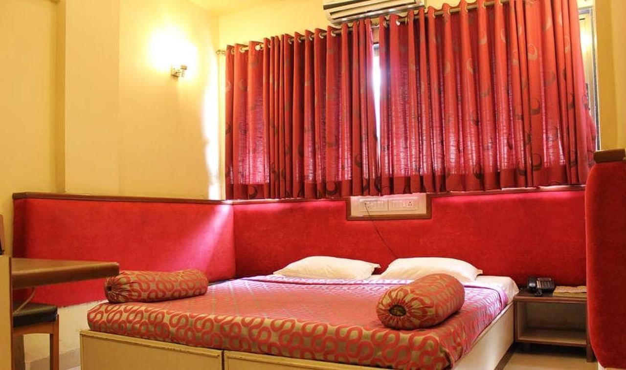 Hotel Siddhartha ムンバイ エクステリア 写真