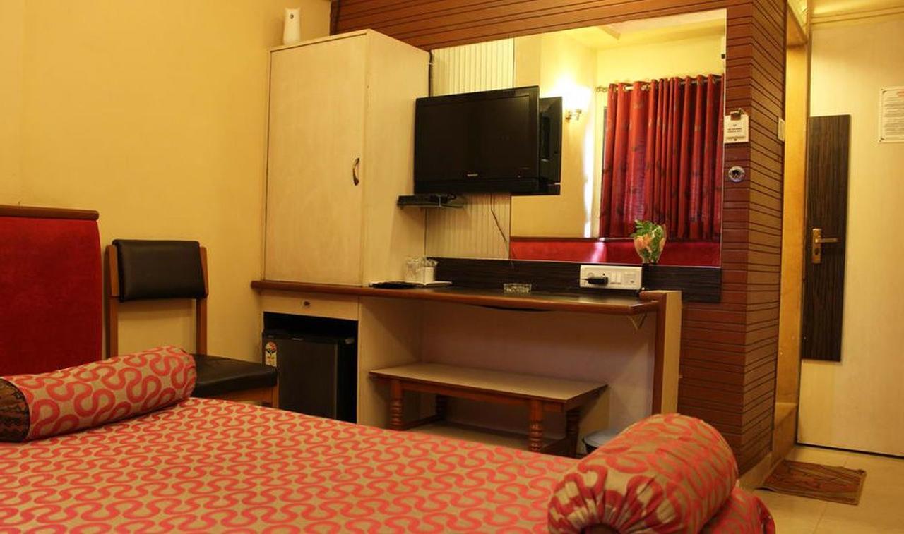 Hotel Siddhartha ムンバイ エクステリア 写真