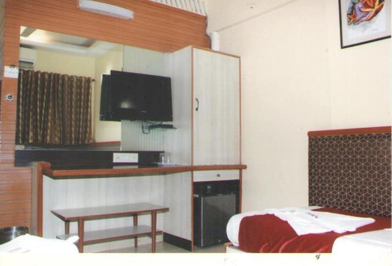 Hotel Siddhartha ムンバイ エクステリア 写真
